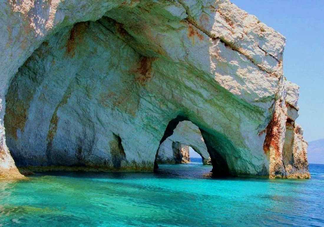 Голубые пещеры