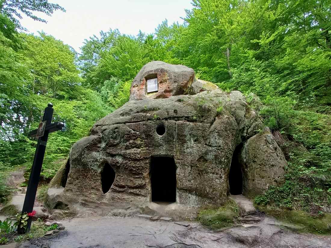 Древний пещерный комплекс